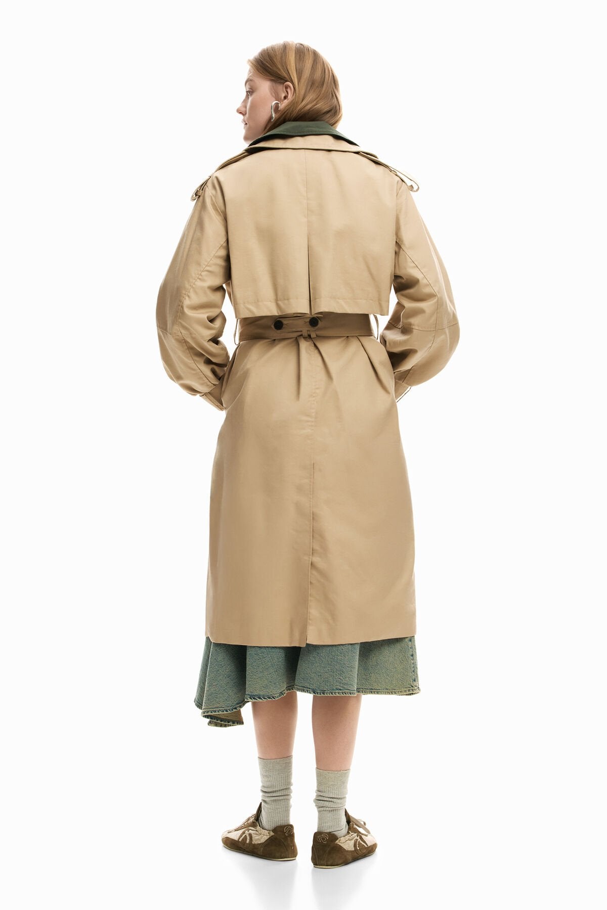 Дамски тренчкот Women’s trench coat Desigual
26SWEW12 6007 Beige back view