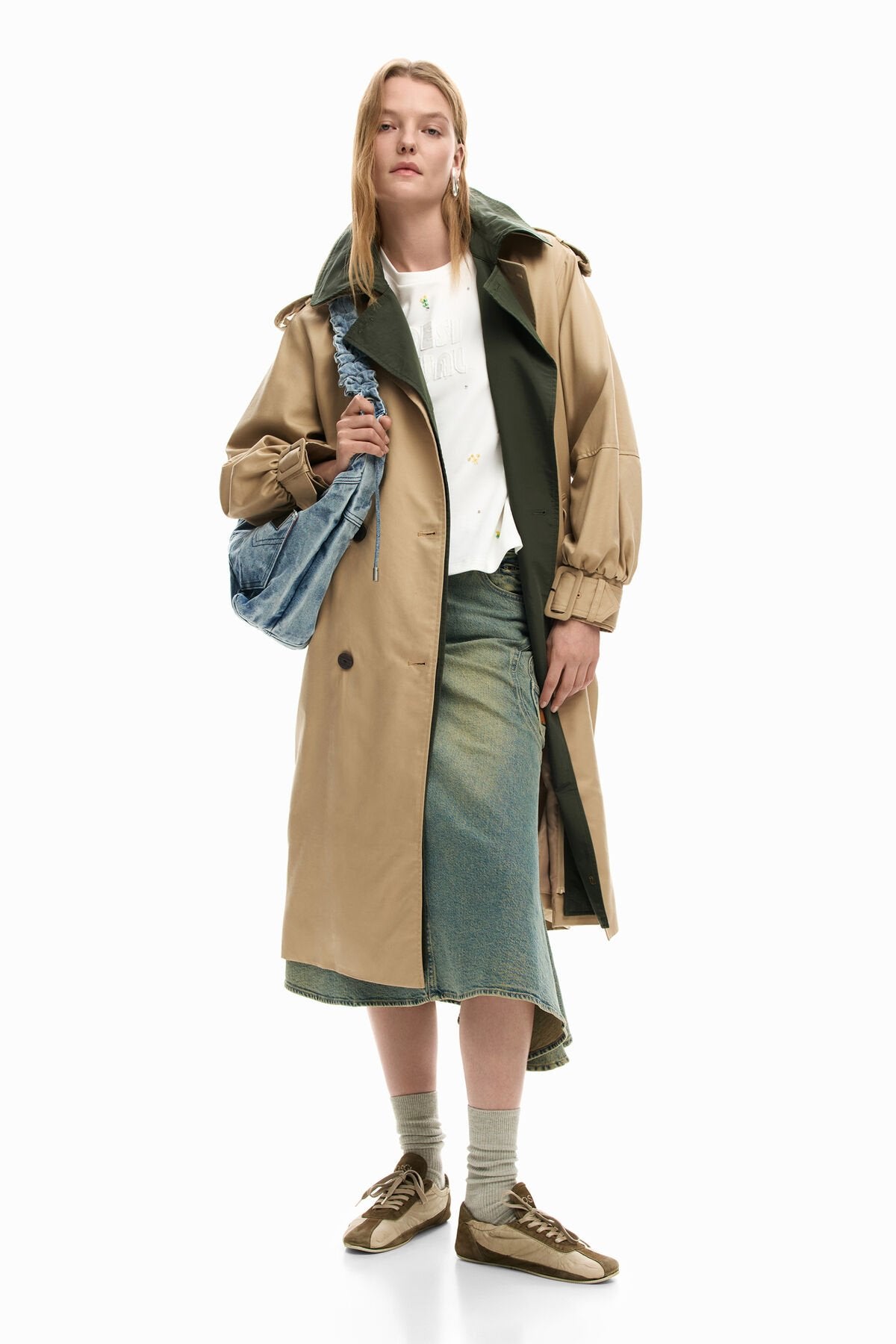 Дамски тренчкот Women’s trench coat Desigual
26SWEW12 6007 Beige front view 2