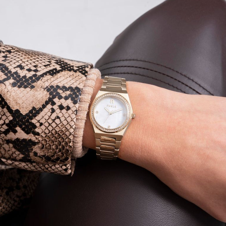 Дамски часовник Women’s watch Furla WW00020001L2 Gold lifestyle view