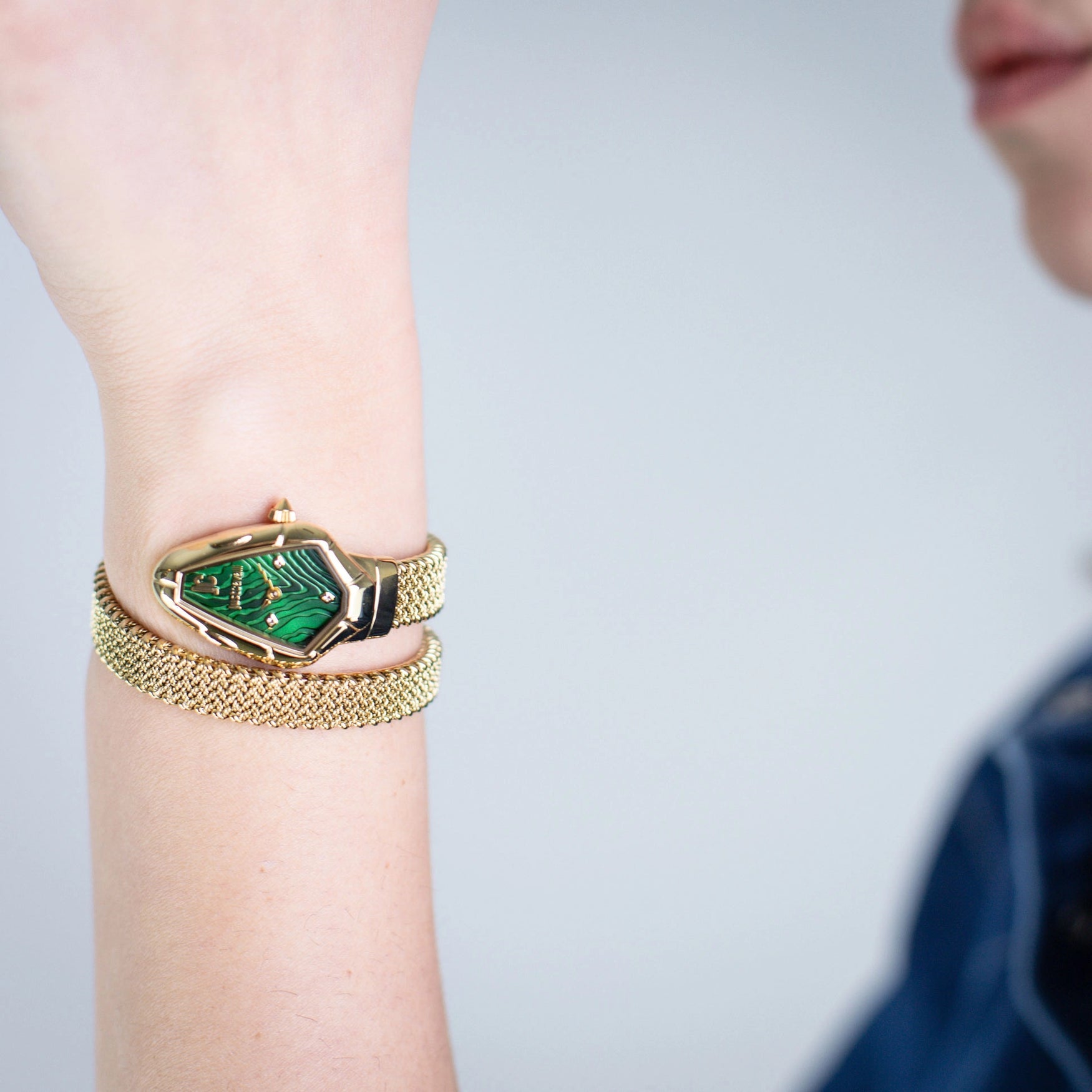 Дамски часовник Women’s watch Just Cavalli Signature Snake Fiamma JC1L426M0035 Yellow Gold Green lifestyle view