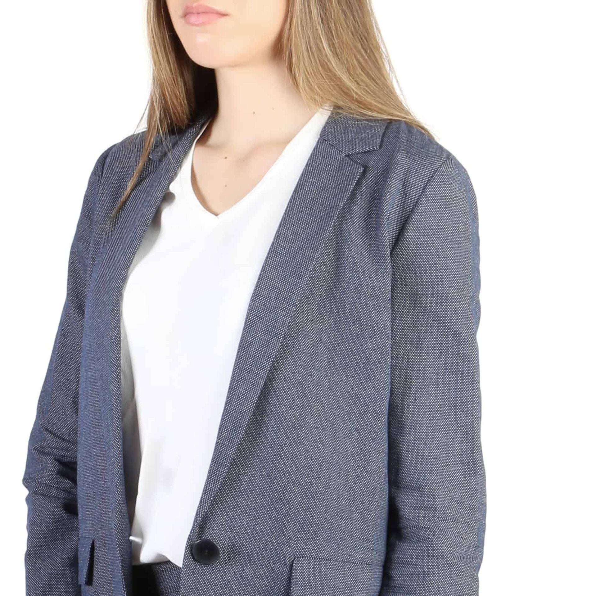 Дамско сако Women’s blazer Armani Jeans
3Y5G42 5NYLZ 2539 cropped front view