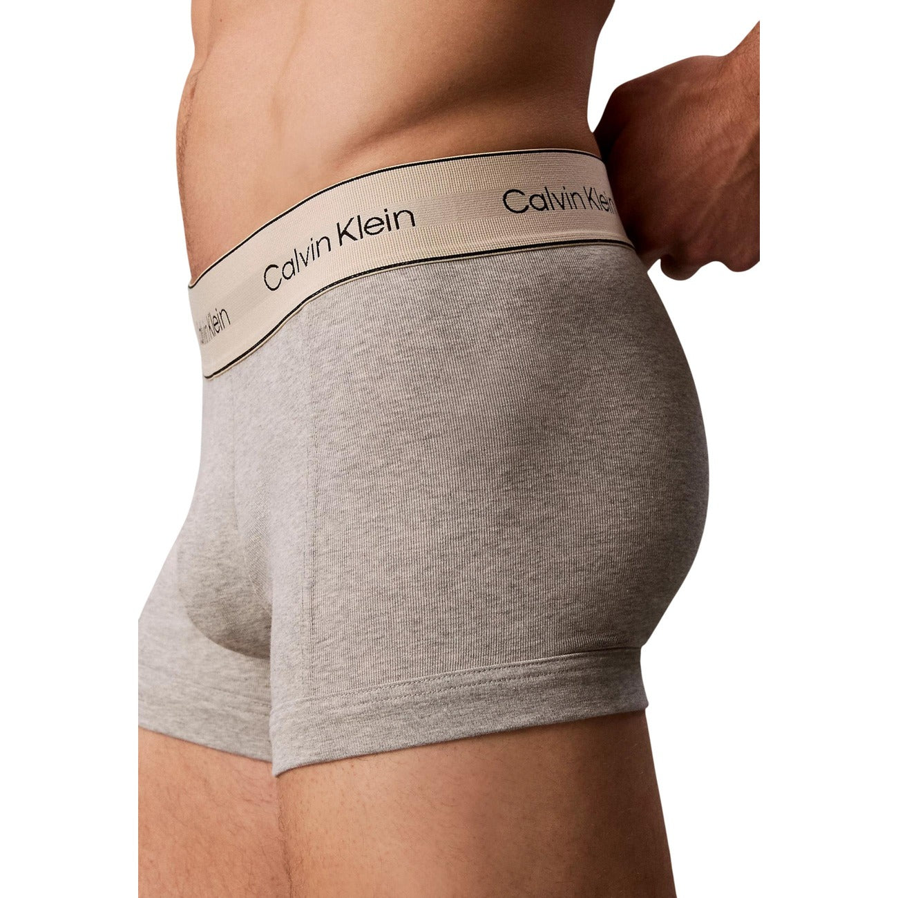 Мъжки боксерки Calvin Klein Men 3-pack Boxers LV00NB4446 VM9 Close-Up