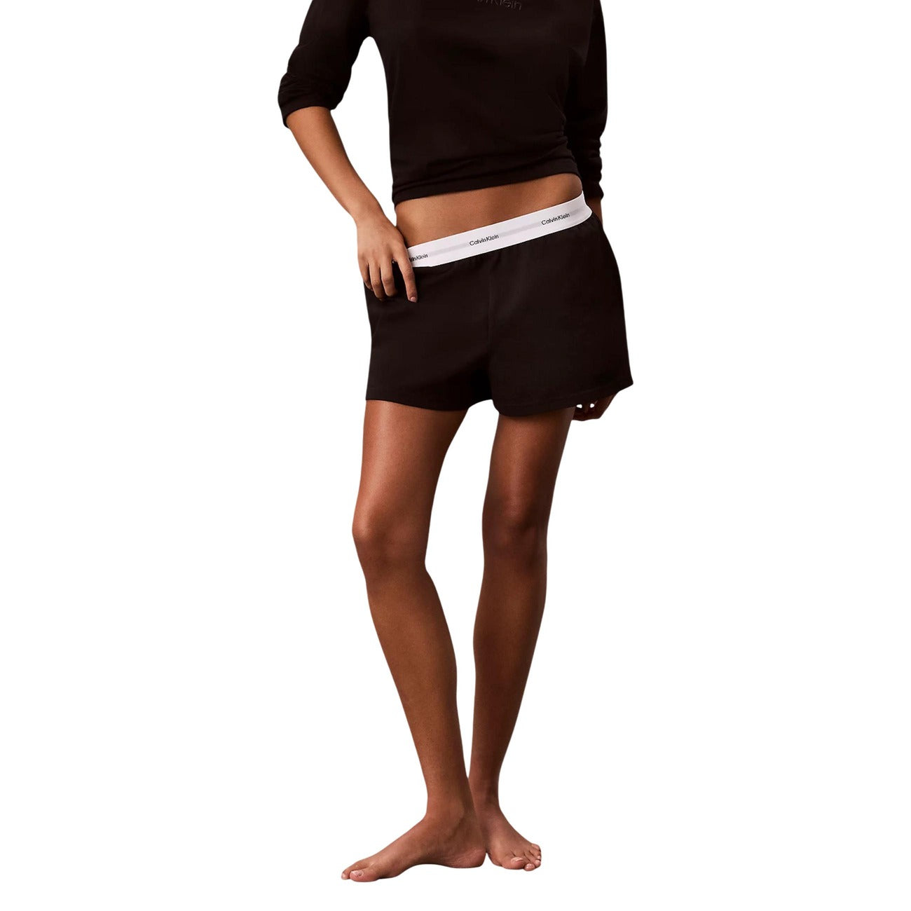 Дамски шорти Calvin Klein Women Shorts LV00QS7517 UB1 Front View