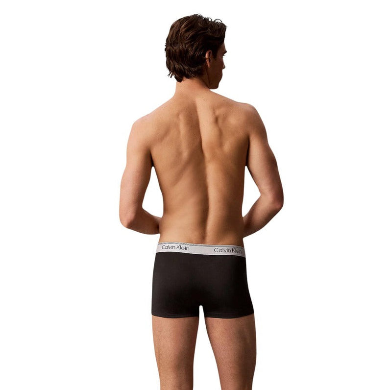 Мъжки боксерки Calvin Klein Men 5-pack Boxers LV00NB4412 3ZQ Model Back View